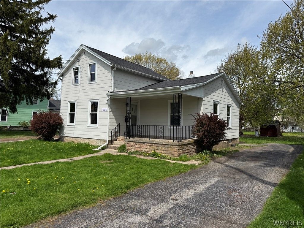 Photo of 90 Elmwood Avenue, Lockport City, NY 14094 (MLS # B1679526)
