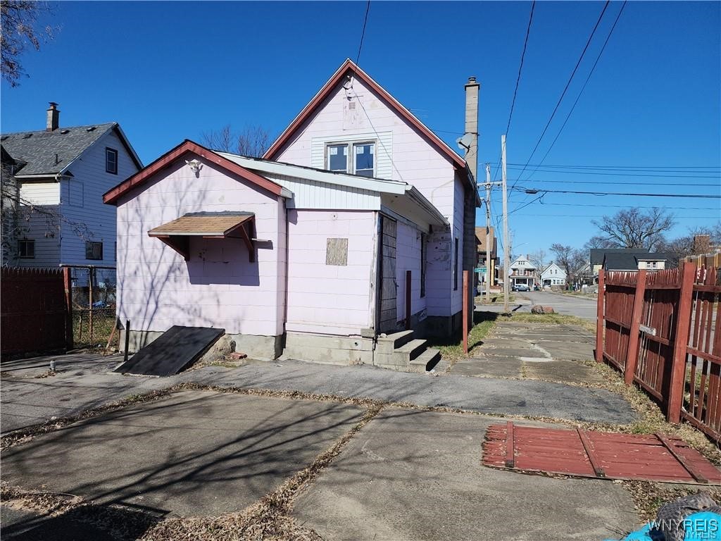 811 Cedar Avenue, Niagara Falls, New York image 4