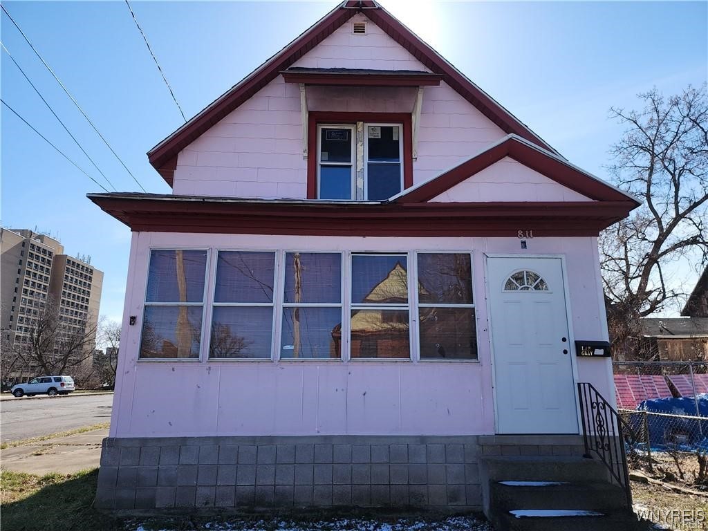 811 Cedar Avenue, Niagara Falls, New York image 1