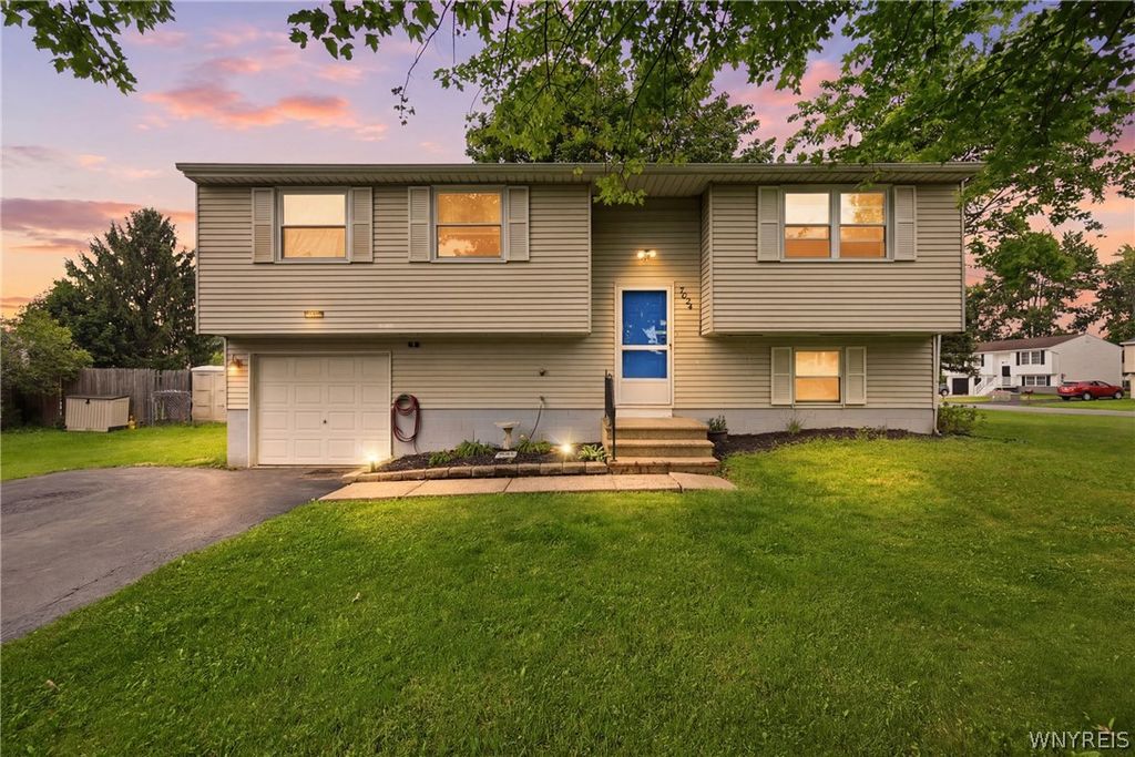Photo of 7024 Academy Lane, Lockport Town, NY 14094 (MLS # B1694208)