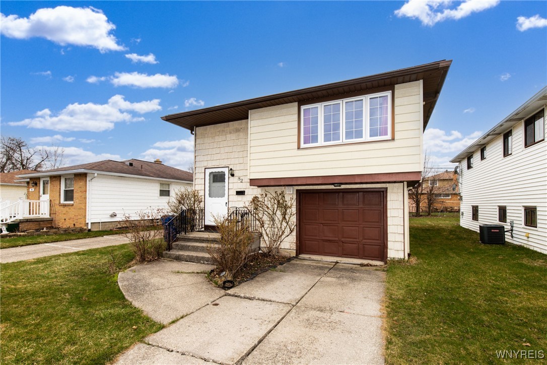 82 Leonore Road, Amherst, New York image 1