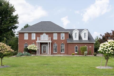 Photo of 5740 Marthas Vineyard, Clarence, NY 14032 (MLS # B1707094)