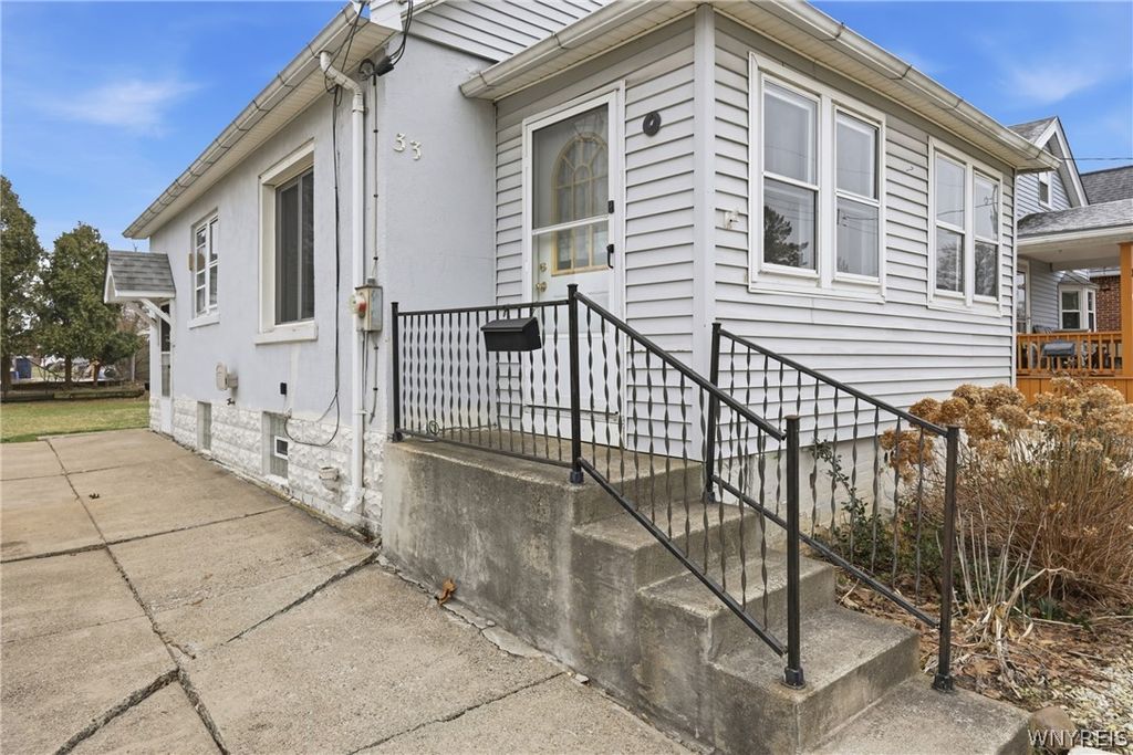Photo of 33 Julian Avenue #33, Lackawanna, NY 14218 (MLS # B1666979)