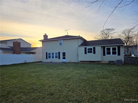 Tiny photo for 161 Foxpoint W, Amherst, NY 14221 (MLS # B1655695)
