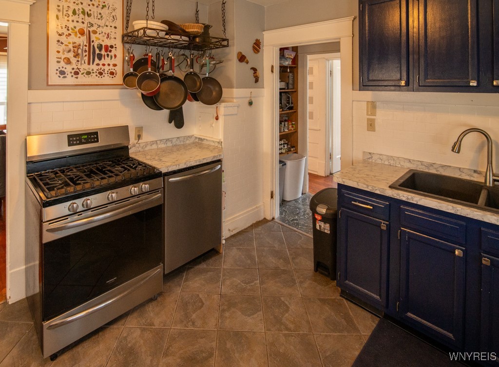 333 Sanders Road, Buffalo, New York image 9
