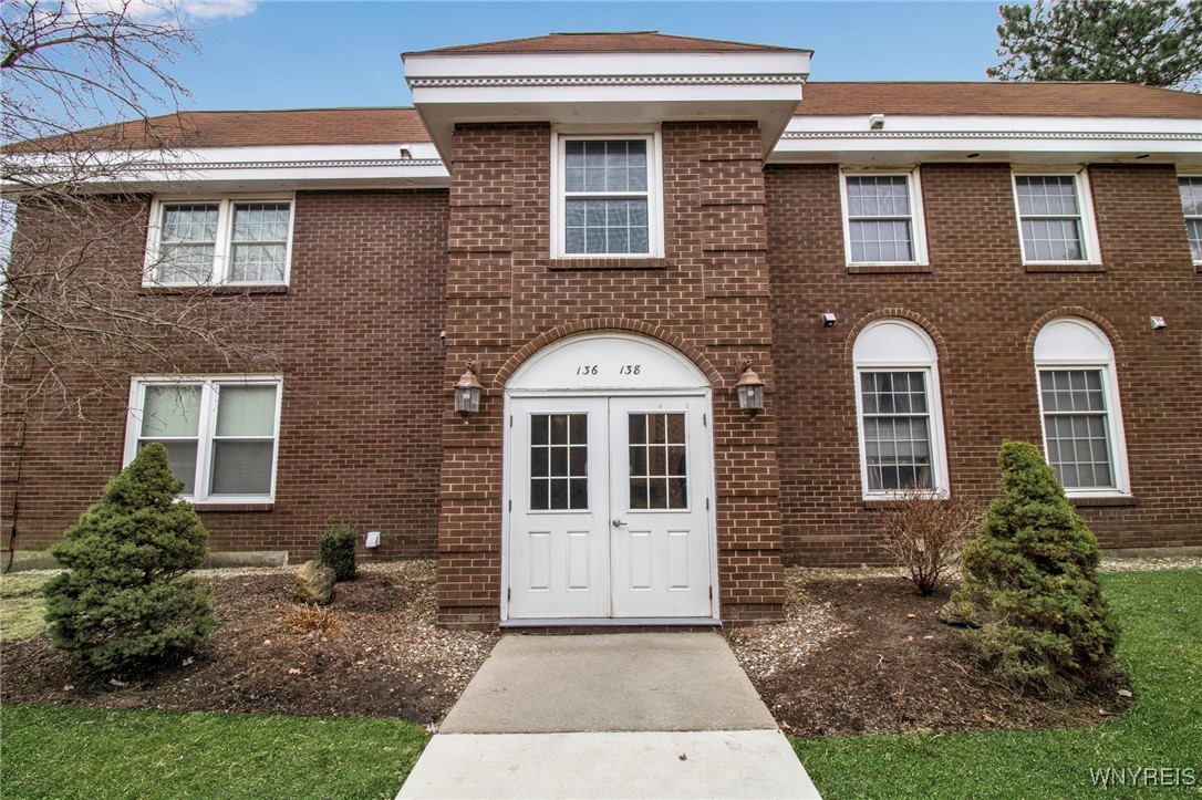 136 Charter Oaks Drive #B, Amherst, New York image 1