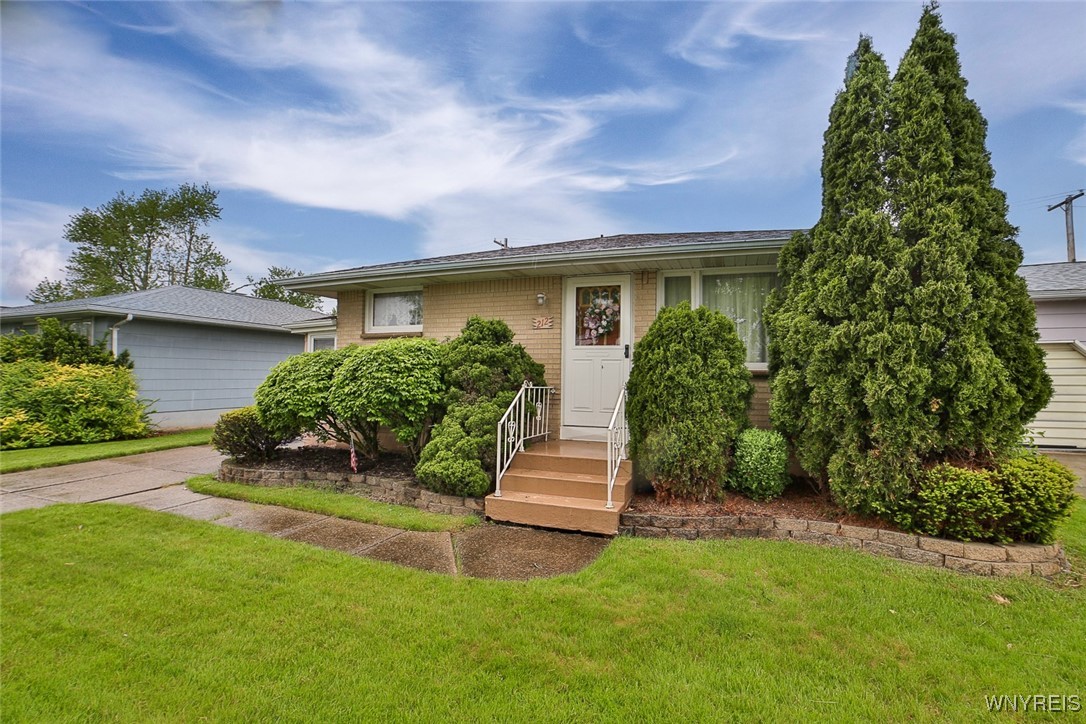 212 Poinciana Parkway, Cheektowaga, New York image 3