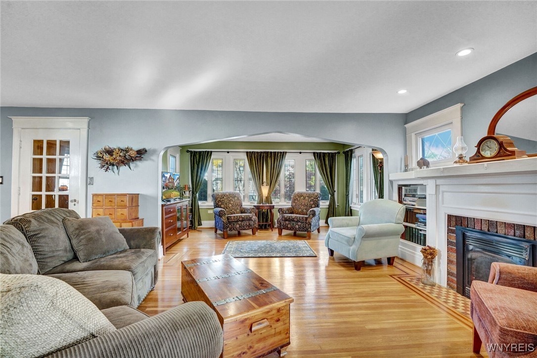 49 E Girard Boulevard