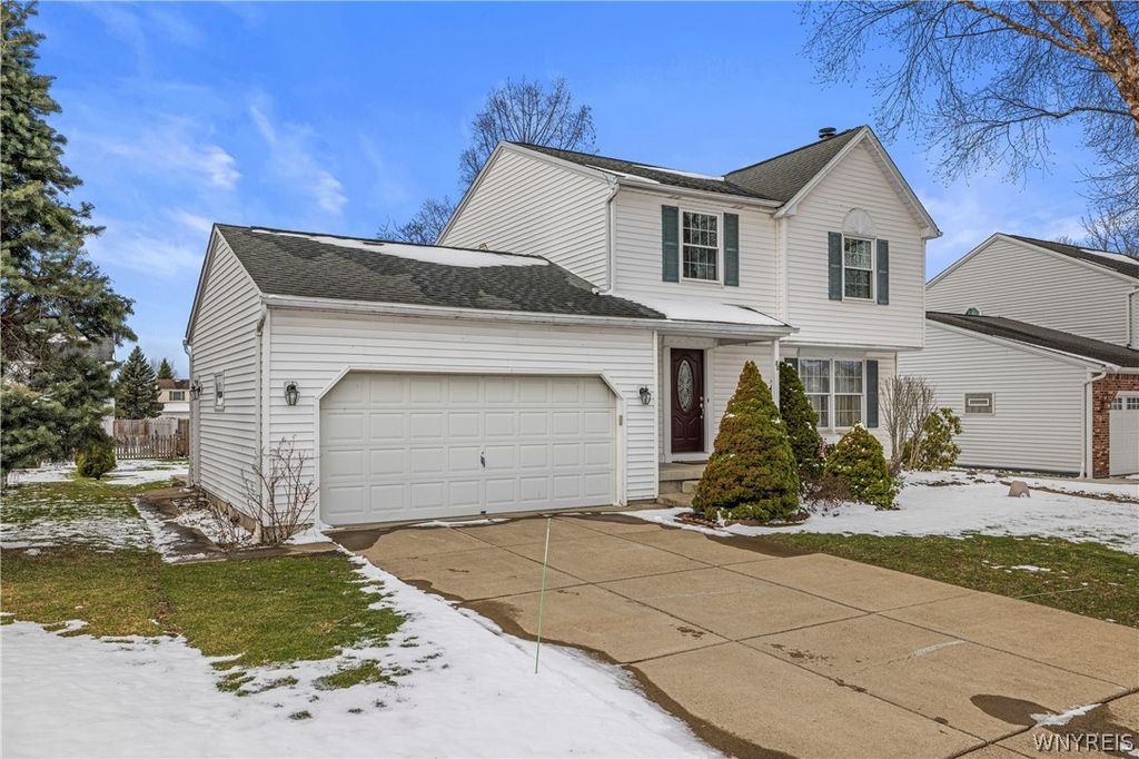 Photo of 30 Parktrail Lane, Cheektowaga, NY 14227 (MLS # B1667105)