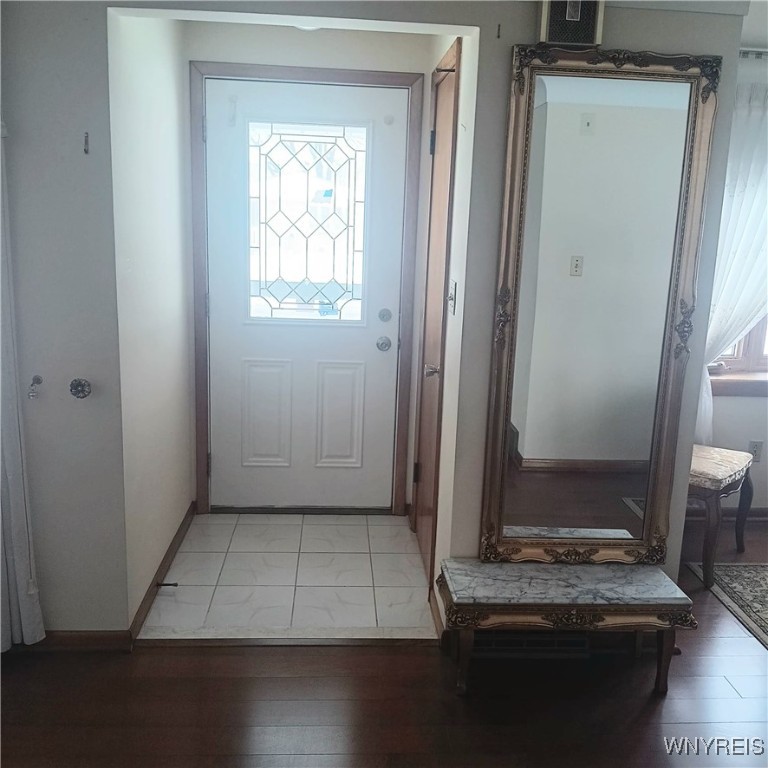 51 Constance Ln Lane, Cheektowaga, New York image 3