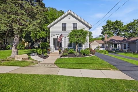 Homes For Sale - 250 S 4th Street<br/> Niagara County, Lewiston, NY 14092