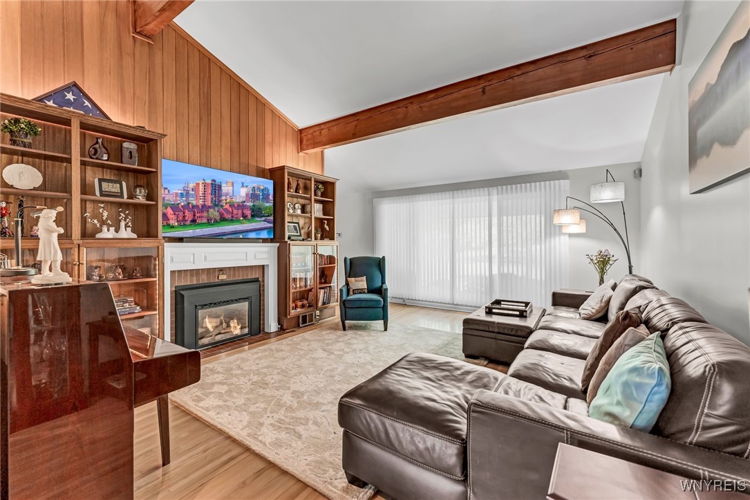 108 Fleetwood Terrace