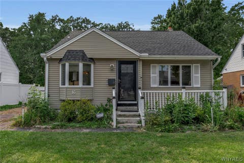 Homes For Sale - 16 Woodridge Avenue<br/> Cheektowaga, NY 14225