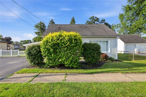Photo of 533 Euclid Avenue, North Tonawanda, NY 14120 (MLS # B1701695)