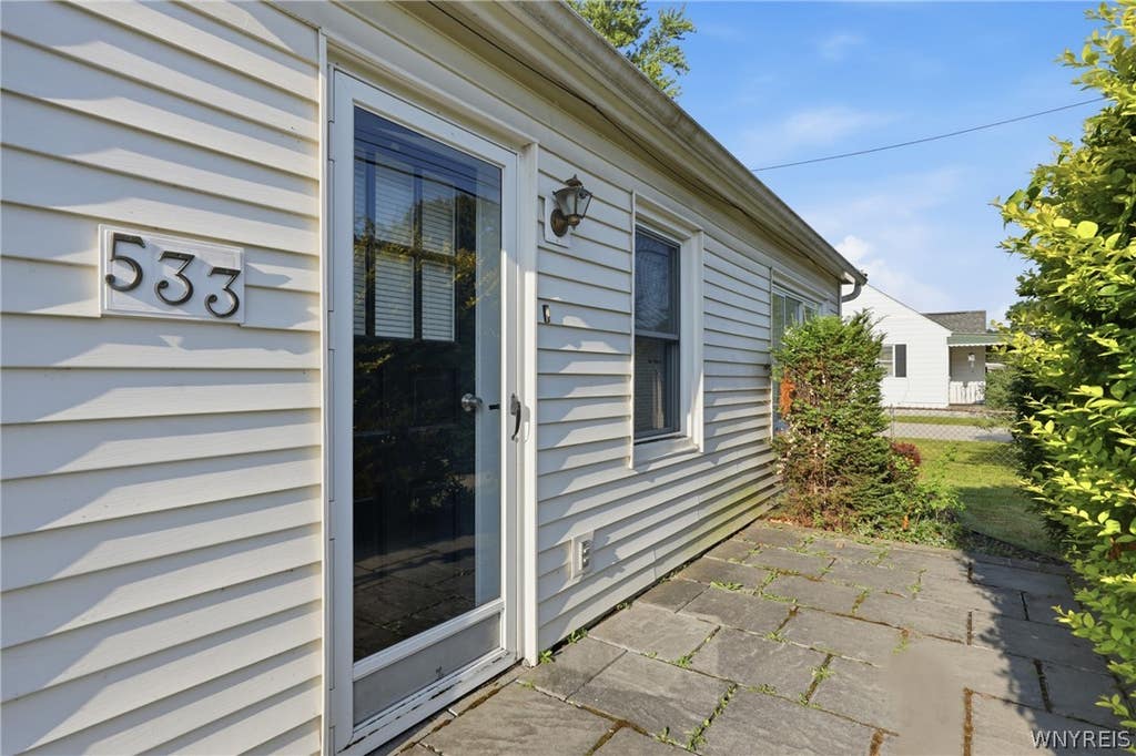 Photo of 533 Euclid Avenue, North Tonawanda, NY 14120 (MLS # B1701695)