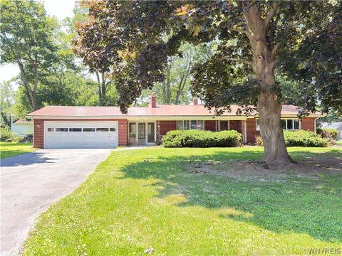 Homes For Sale - 325 Mc Chesney Street<br/> Wilson, NY 14172