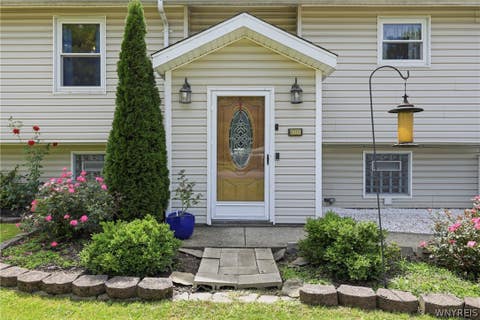 Tiny photo for 6525 Woodside Place, Niagara, NY 14304 (MLS # B1708266)