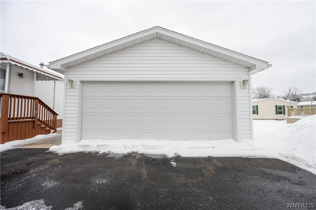 4597 Leytonstone Avenue