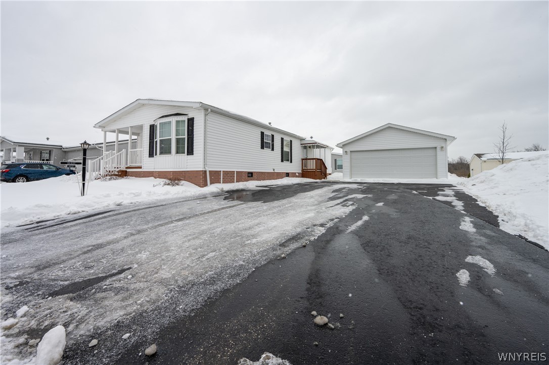 4597 Leytonstone Avenue