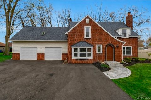 Homes For Sale - 4695 Lake Shore Road<br/> Hamburg, NY 14075
