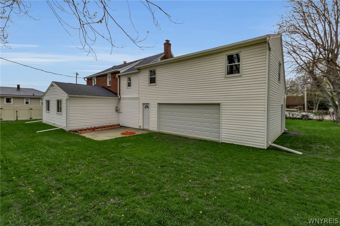 4695 Lake Shore Road