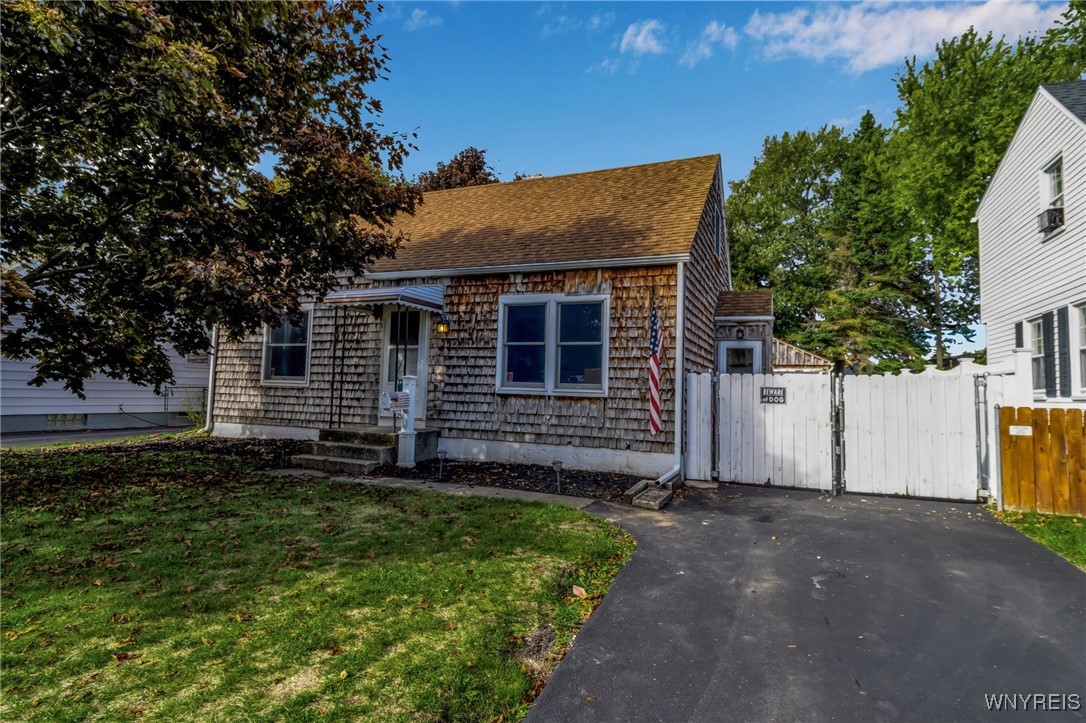 52 Farmingdale Road