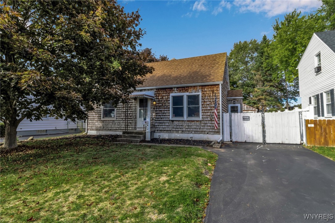 52 Farmingdale Road
