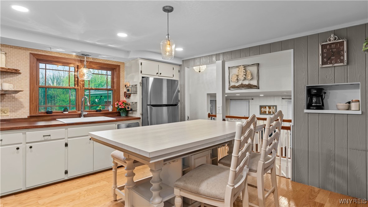 56 Parkdale Drive, Lancaster, New York image 8
