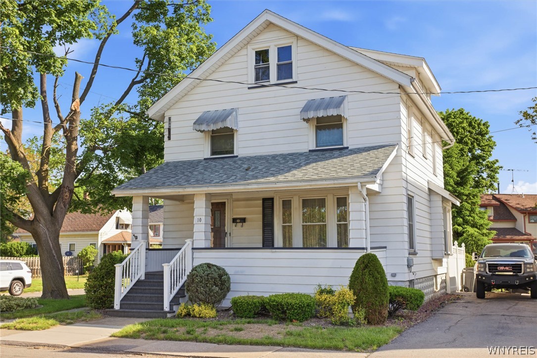 10 La Crosse Avenue