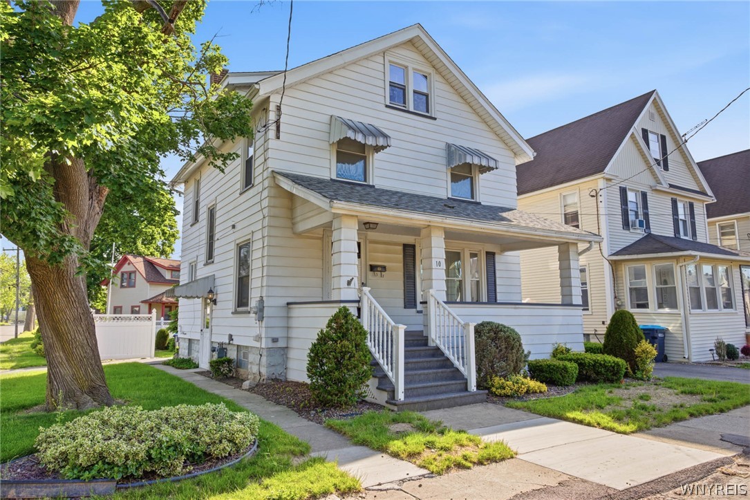 10 La Crosse Avenue