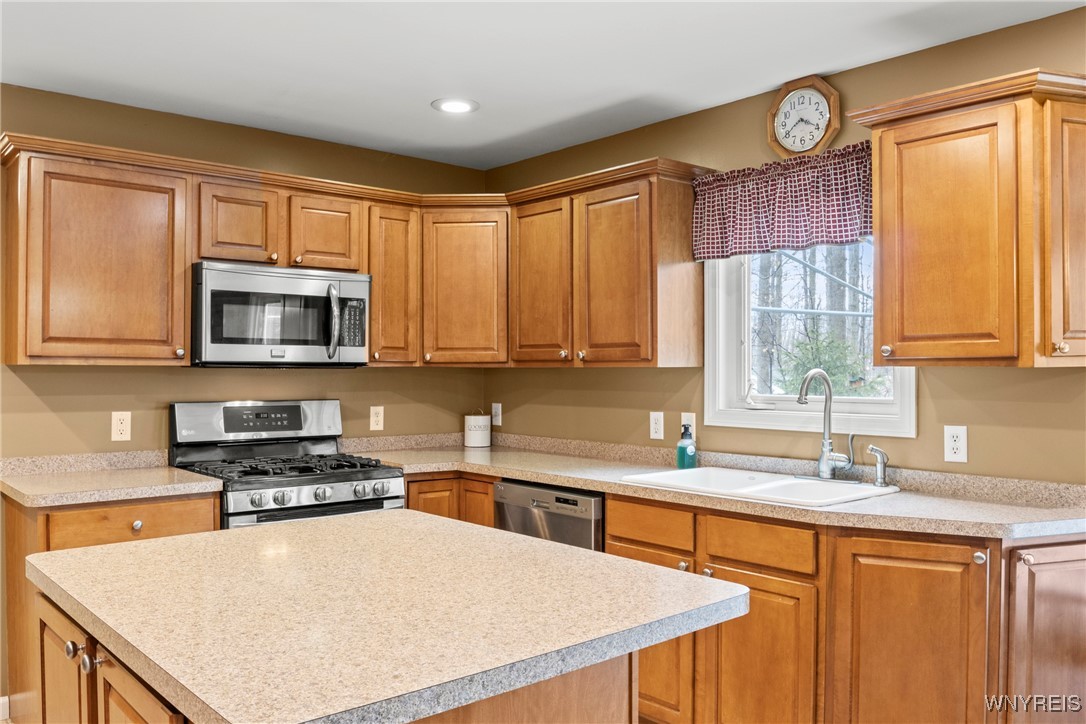 280 Lawrence Woods, Orchard Park, New York image 11