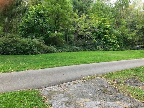 Photo for 3899 (50) Thompson Avenue 3901