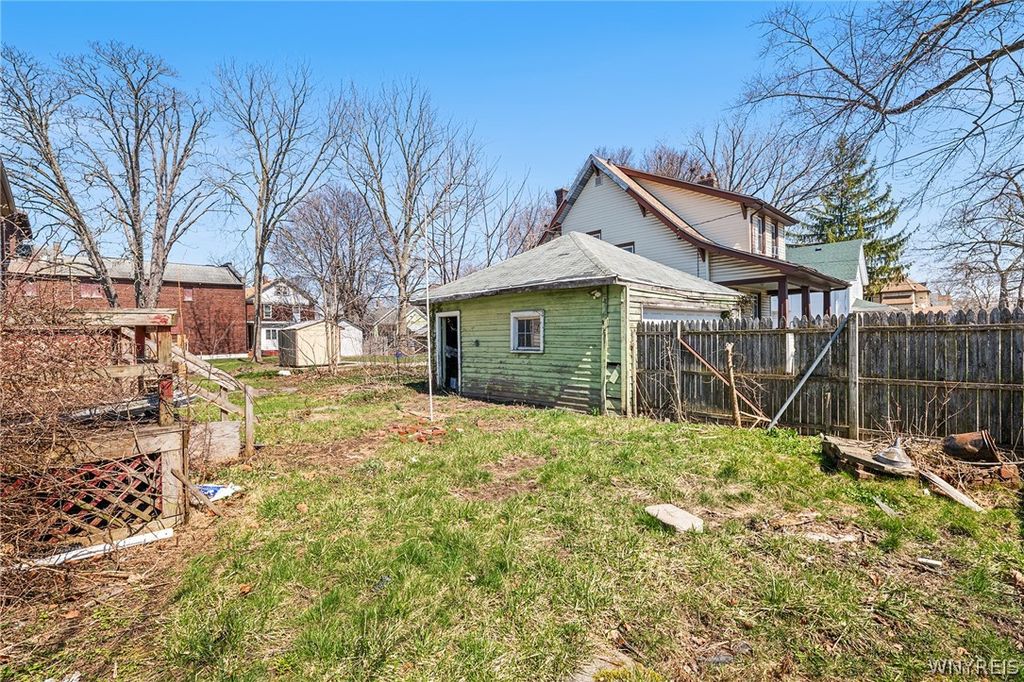 Photo of 1901 16th Street, Niagara Falls, NY 14305 (MLS # B1673279)