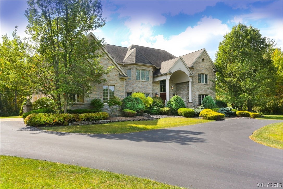 30 Timberline Drive