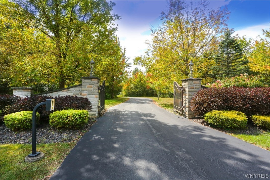 30 Timberline Drive