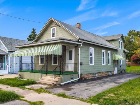 Homes For Sale - 381 Young Street<br/> Tonawanda, NY 14150