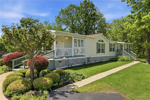 Photo of 4650 Stonebridge WAY, Clarence, NY 14031 (MLS # B1685498)