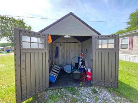 Tiny photo for 611 C Street, Niagara, NY 14304 (MLS # B1709062)