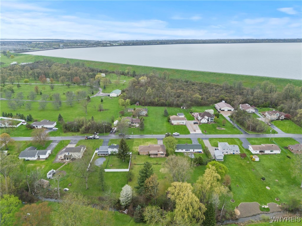 992 N Hewitt Drive, Lewiston, New York image 42