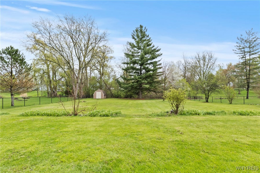 992 N Hewitt Drive, Lewiston, New York image 38