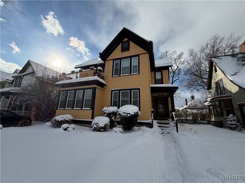 Photo of 180 Richmond Avenue #4, Buffalo, NY 14222 (MLS # B1660207)