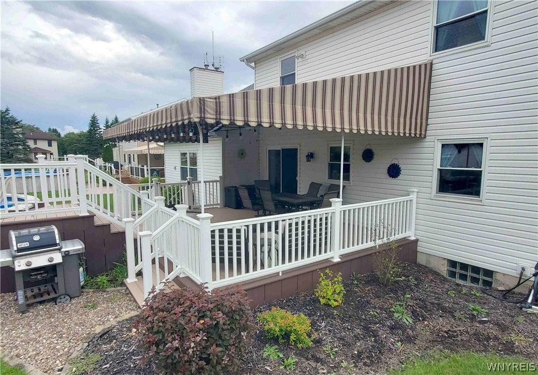 22 West Lake Forest Parkway