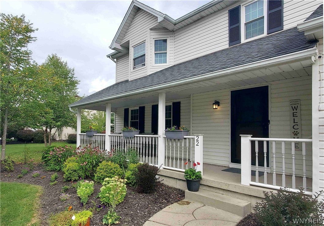 22 West Lake Forest Parkway