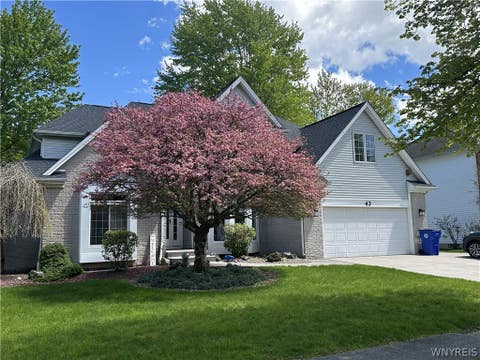 Homes For Sale - 43 E Pinelake Drive<br/> Amherst, NY 14221