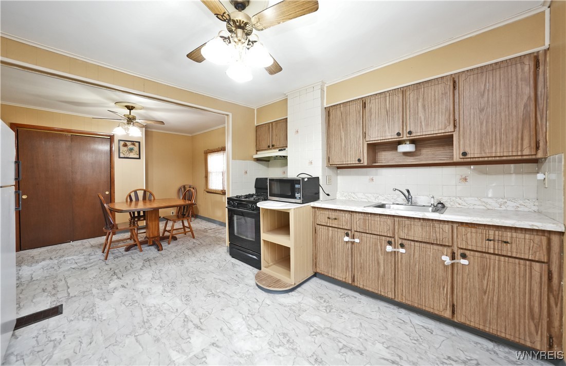 21 Elm Street, Lackawanna, New York image 7