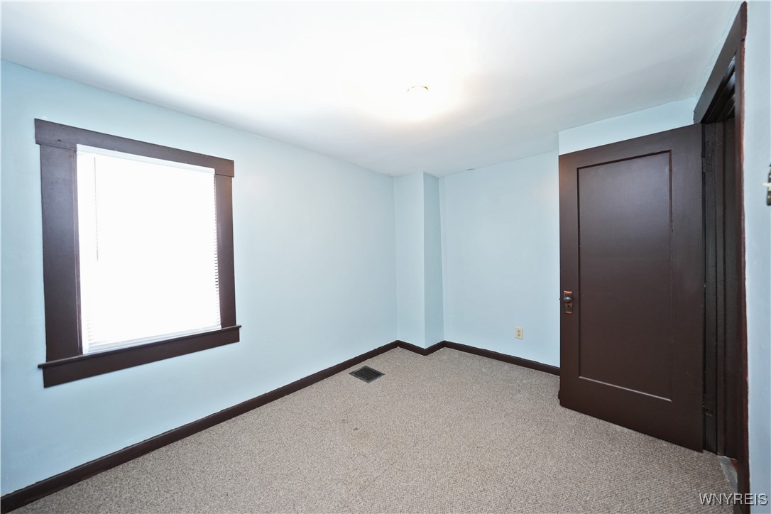 21 Elm Street, Lackawanna, New York image 16