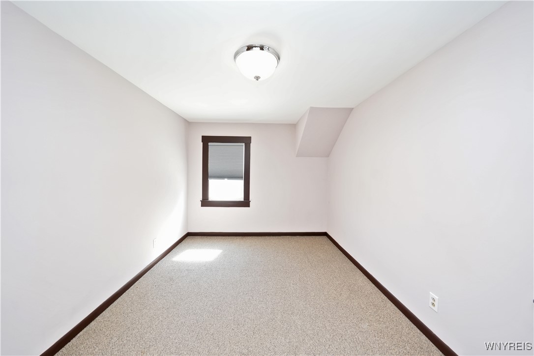 21 Elm Street, Lackawanna, New York image 11