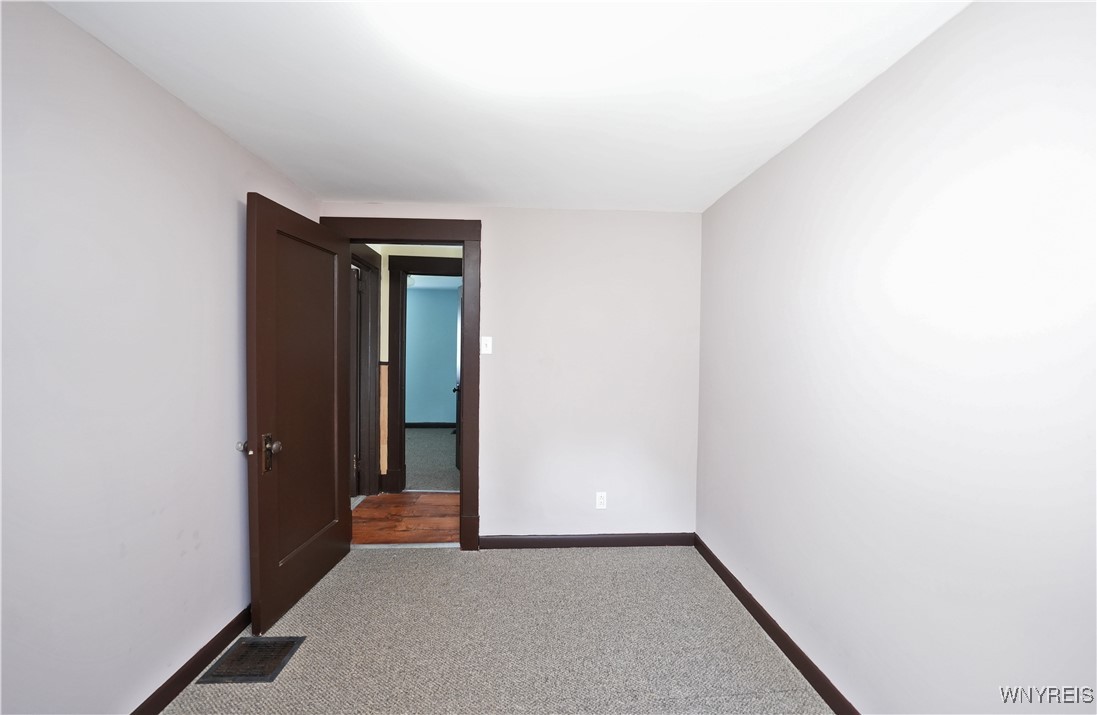 21 Elm Street, Lackawanna, New York image 14