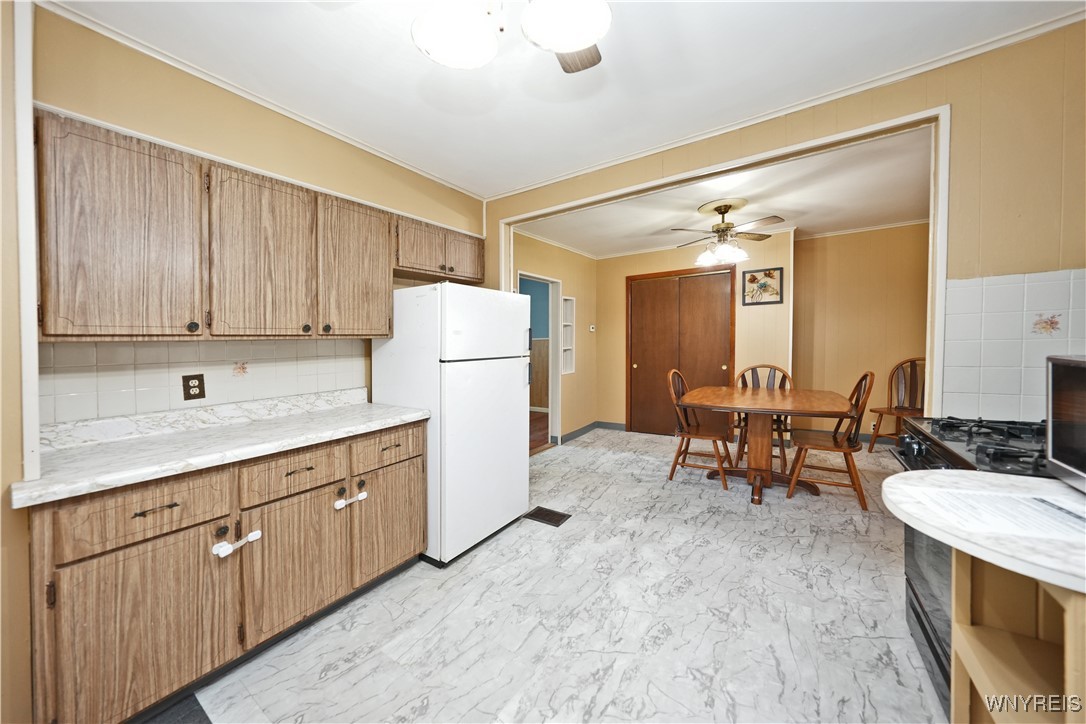 21 Elm Street, Lackawanna, New York image 6