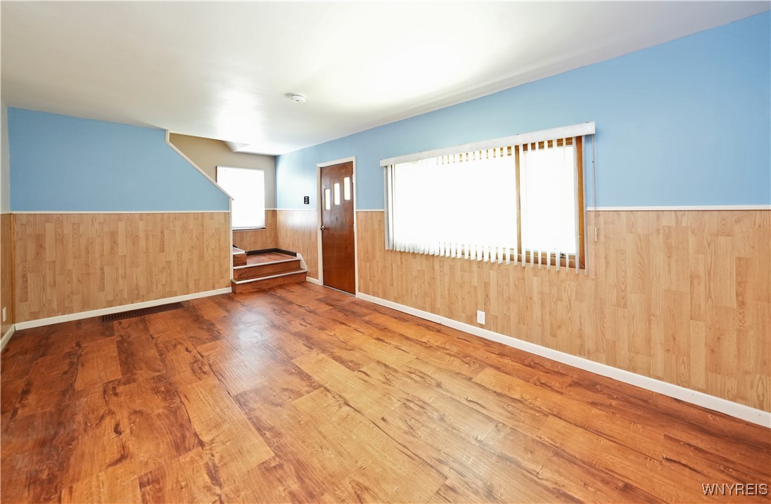 21 Elm Street, Lackawanna, New York image 2